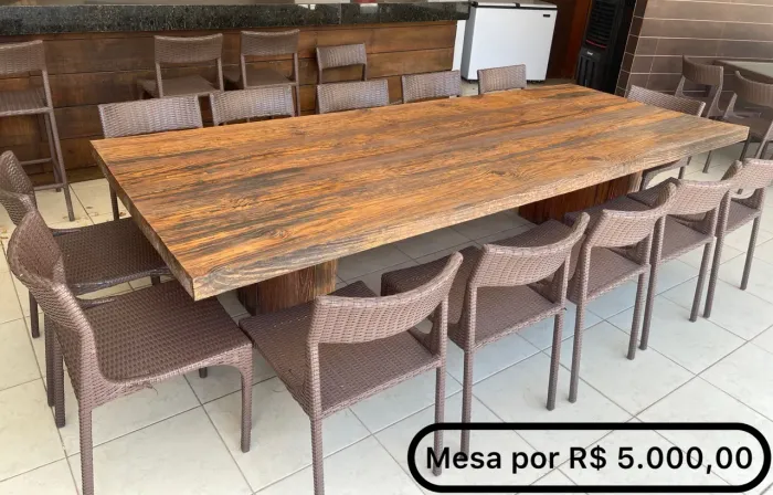 Mesa de Jantar em Madeira Maciça de 3 m com 6 cadeiras de vime e alumínio por 6.000