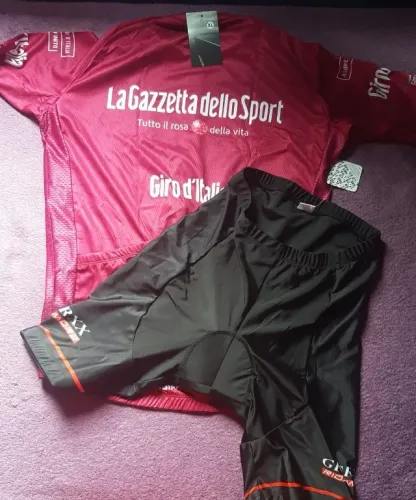 conjunto de roupas de ciclista