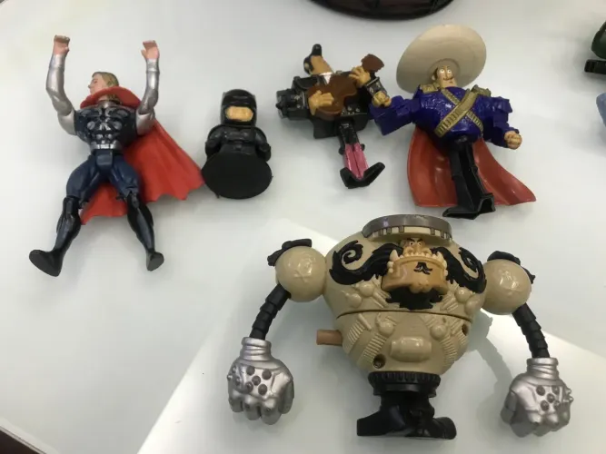 Bonecos de personagens de filmes