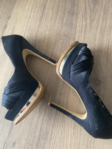 Sapato peep toe plataforma 