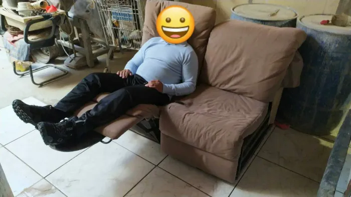 Sofá reclinável para restaurar