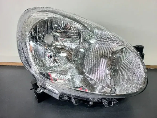 Farol Nissan March 2011 2012 2013 2014 Novo