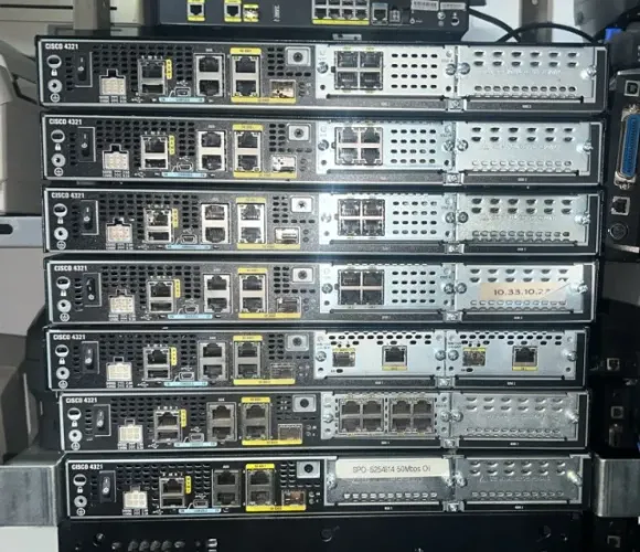 Roteador Cisco ISR4321BR/K9 Sem fonte 