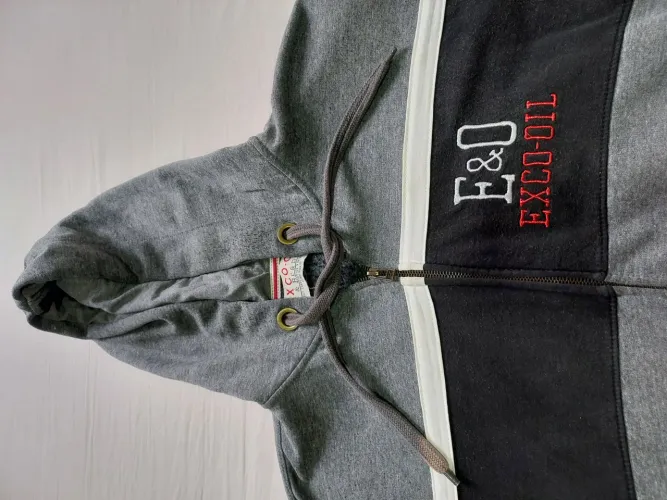 Blusa com Capuz, cor, Cinza e Preto, Masculina, Tamanho M.