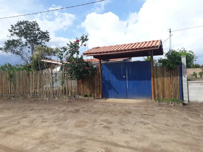 Sítio com casa 1.000m2 e muitas frutas