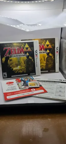 The Legend of Zelda: A Link Between Worlds - Nintendo 3DS original