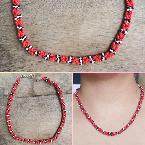 Colar de miçanguinhas trançadas cobra coral