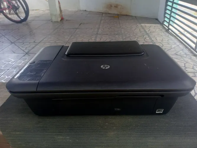 Impressora HP Deskjet 2050 para retirada de peças