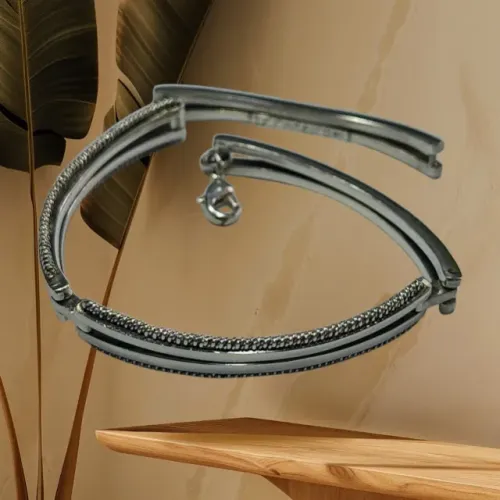 Pulseira de Prata Polida com Desenhos em Baixo Relevo