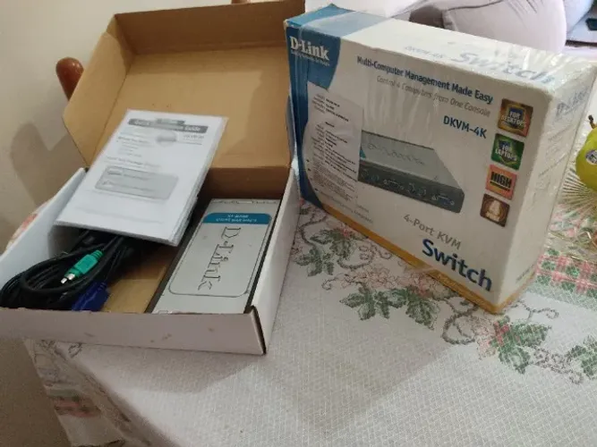 Switch KVM 4 portas D-Link DKVM-4K