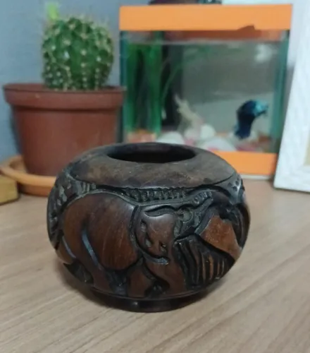 Antigo Porta Jóias em Ébano Talhado - Artesanato Africano de 1970