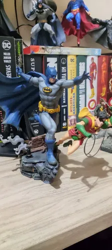 Batman e Robin Deluxe Art Scale 1/10 Série Comics - Iron Studios 