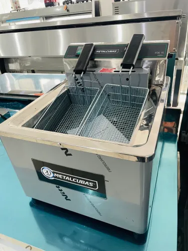 MB Fritadeira elétrica FOE15 Metalcubas 8000W