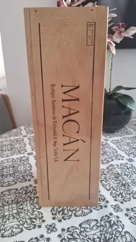 Caixa do vinho Macán 