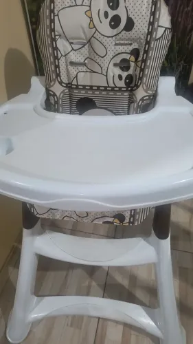 Cadeira Infantil com Bandeja Removível - Conforto e Praticidade