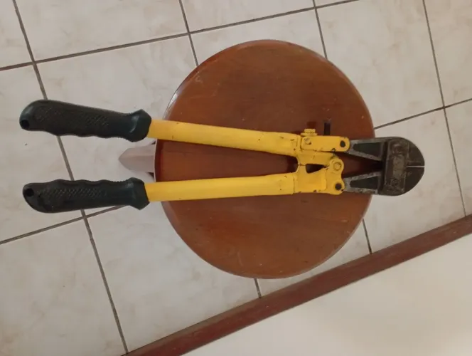 Tesoura  para cortar vergalhão de 18" polegadas 