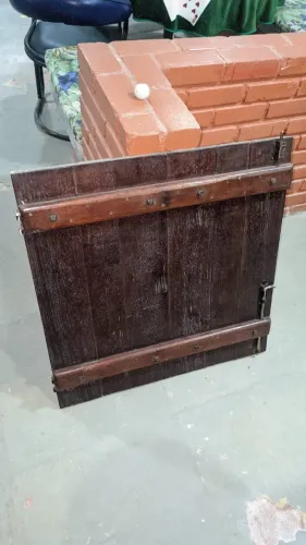Janela de madeira 80x80 cada banda.