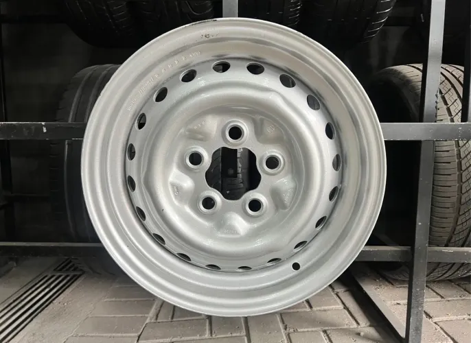 Roda de Ferro 14 Kombi Volkswagen Tala 5,5 20 Janelas / Roda Ferro Aro 14 Kombi