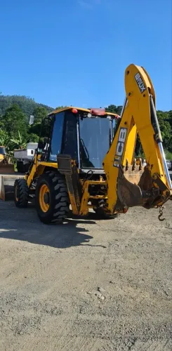 Retroescavadeira Jcb 3cx