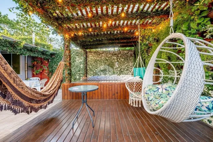 Casa com 4 dormitórios e 3 banheiros no bairro Guarujá - Zona Sul / Poa