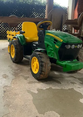 Trator Infantil John Deere Ground Force
