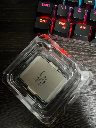 Processador Intel Core i7-7740X (Sétima geração)