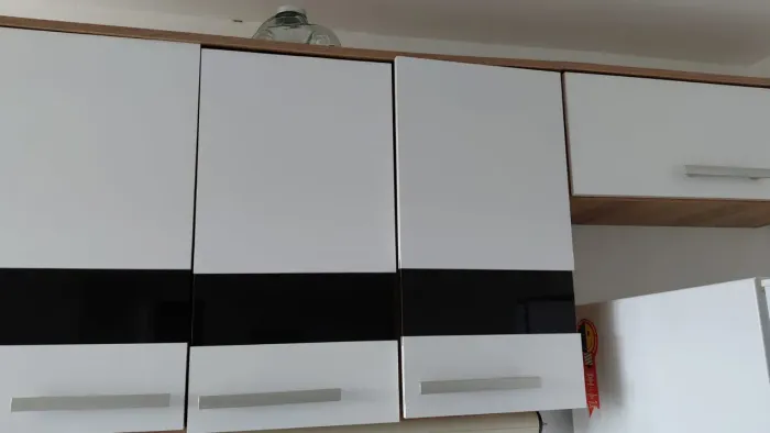 conjunto Armário de parede em perfeito estado - Com 1 e outro 3 portas