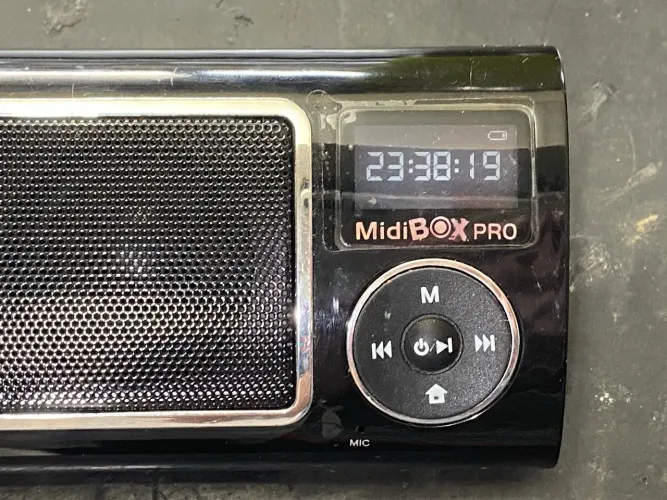 Caixa de som P2 / Cartão SD