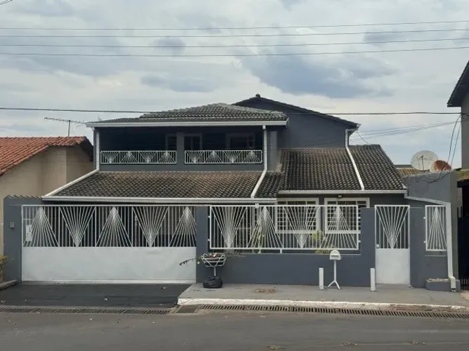 GRANDE COLORADO-JARDIM EUROPA II- 5 QUARTOS SENDO 2 SUÍTES-ÁREA ÚTIL 452,87m²-GARAGEM