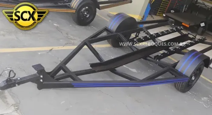 Transporte Seguro e Prático: Carretinha para Jet Ski e Barcos!