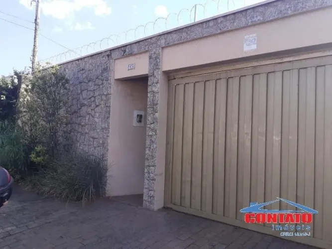 Locação de Casas / Padrão na cidade de São Carlos