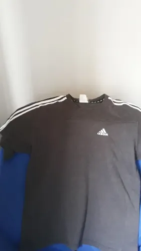 Camiseta Adidas Cinza escuro com listras brancas, original, tamanho M, vintage, retrô. 