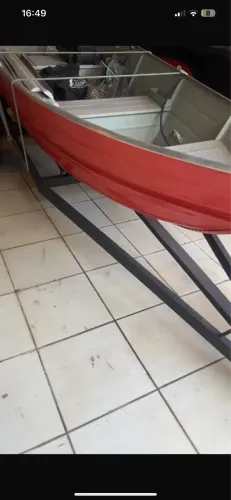 Vendo canoa com Carreta para transporte e motor acoplado.  