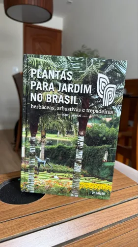 LIVRO PLANTAS PARA JARDIM NO BRASIL - Harri Lorenzi