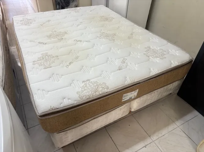 Cama box de casal Queen , cama Queen