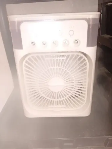 Mini ventilador com umidificador