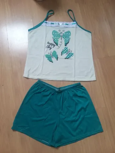 Conjunto de pijama feminino com estampa de borboleta