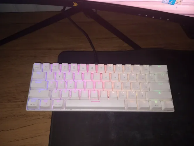 Teclado gamer motospeed, RGB, ABNT2, Branco, switch Red, USB Tipo-C, Branco - Ck61