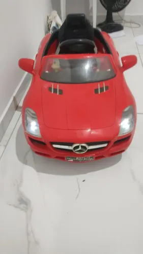 Carrinho de brinquedo Mercedes-Benz