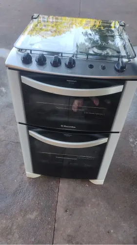 Fogão Electrolux dois fornos 