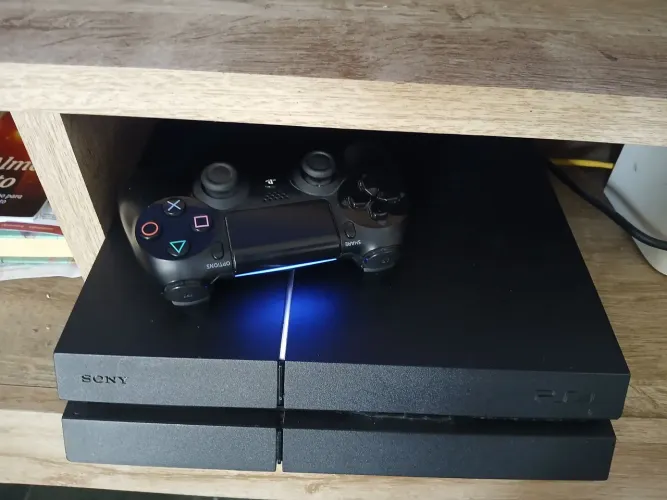 Ps4 usado em boas condições 