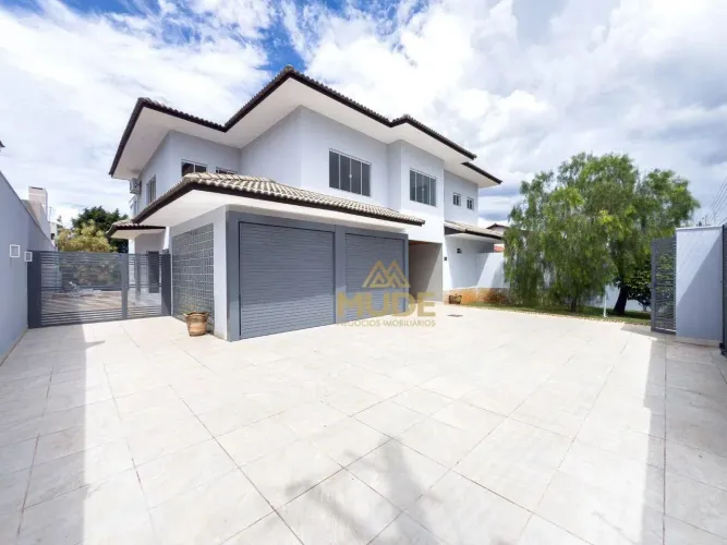 LINDA CASA LAGO NORTE QL 06 / 5 SUÍTES / REFORMADA / VISTA PARA O LAGO