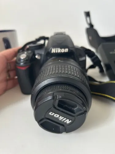 Câmera DSLR Nikon D3100