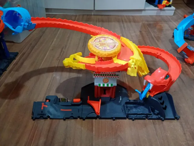 Pista Hotwheels cobra pizza