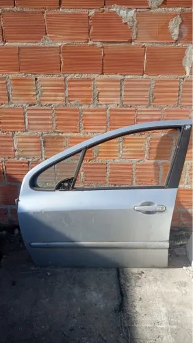 Porta dianteira esquerda Peugeot 307 