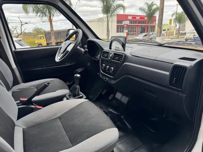 Effa V21 Baú 2025 único dono 16.000 km!!