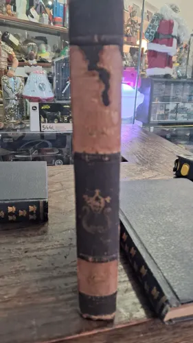 Livro Vida de Grandes Filósofos edição de 1944