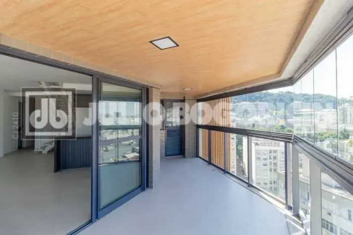 Cobertura : / Residencial / Laranjeiras