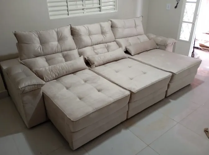 Sofá Retrátil de 3 Lugares em Suede Bege Tm 2,90