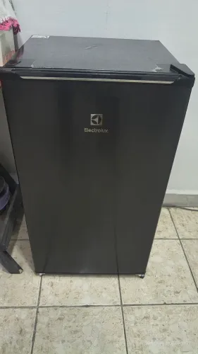 Frigobar Electrolux 90L 110v c/ transformador
